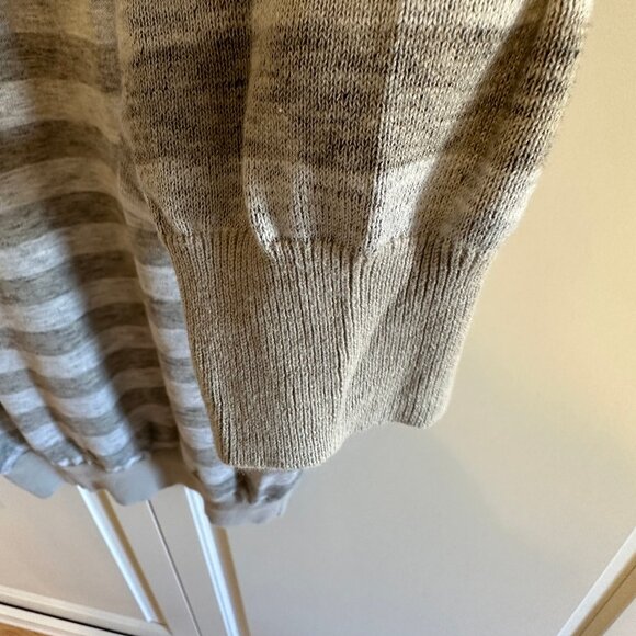 JCREW - Stripped Grey Sweater - Picture 5 of 11